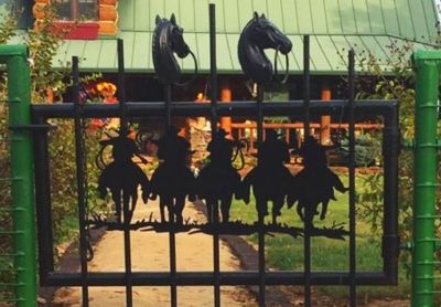 metal gate insert panel riders on horseback gate topper